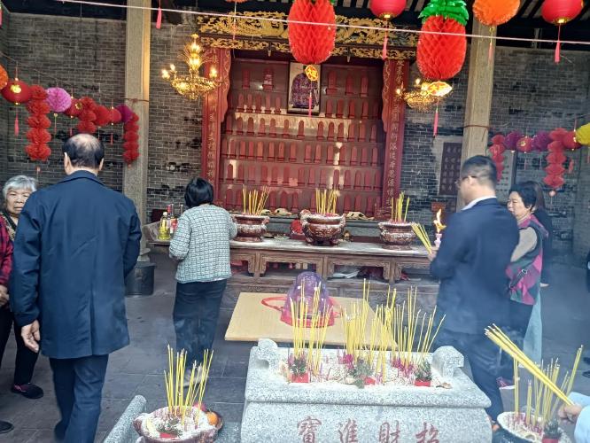 海外赤子的心愿：新春去祠堂祭祖上香第5张