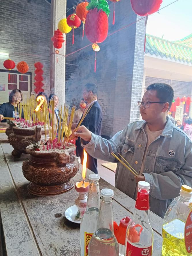 海外赤子的心愿：新春去祠堂祭祖上香第9张