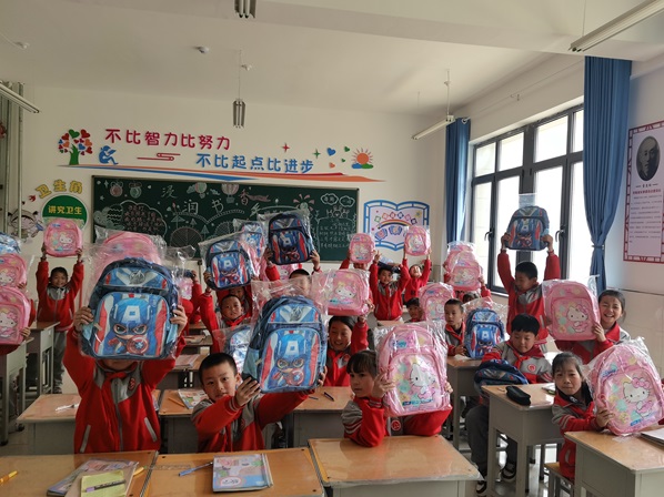广东人家社会工作发展服务中心一行到甘肃南梁列宁学校举行捐赠活动第11张