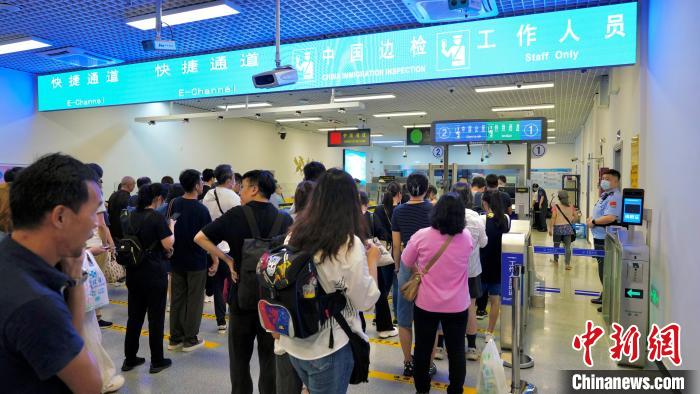 珠海湾仔口岸去年查验出入境人数超145万人次第2张