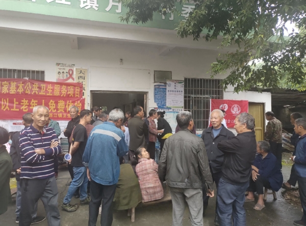 大西江镇民政社工携手卫生院 为农村老人送健康第1张