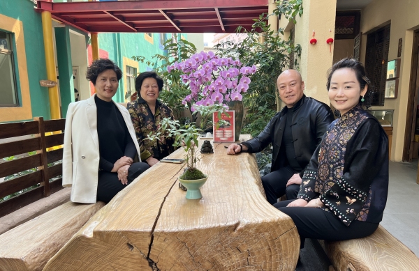 优秀志愿者到访中山市景天榕树家参观交流