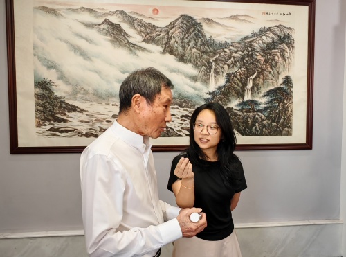 华人艺术大师区本助力恩平牛江