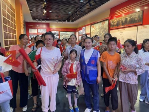 全州县龙水镇困境儿童走进红军长征湘江战役纪念馆第2张
