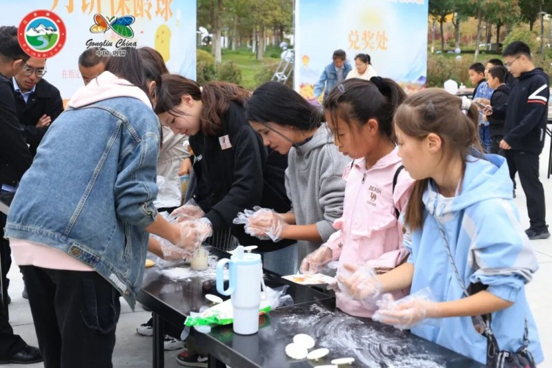 新疆巩留“苏韵伊情·家国同歌”双节同庆活动圆满落幕，家国情怀点亮金秋第11张