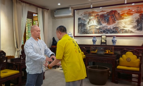 广州市林荫堂国艺院一行到访中山市景天中医馆第3张