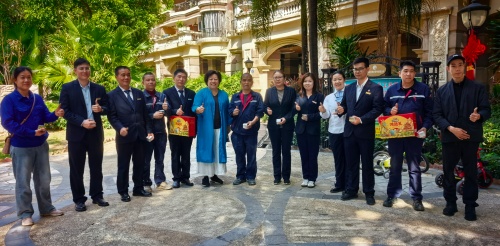 公益慰问在广州珠江御景湾举行