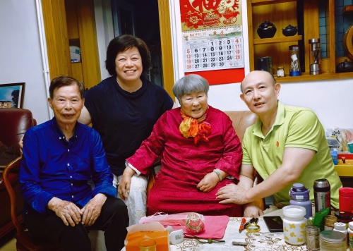 广东好人李建辉博士一行探望90高龄老校长，传承教育薪火第1张