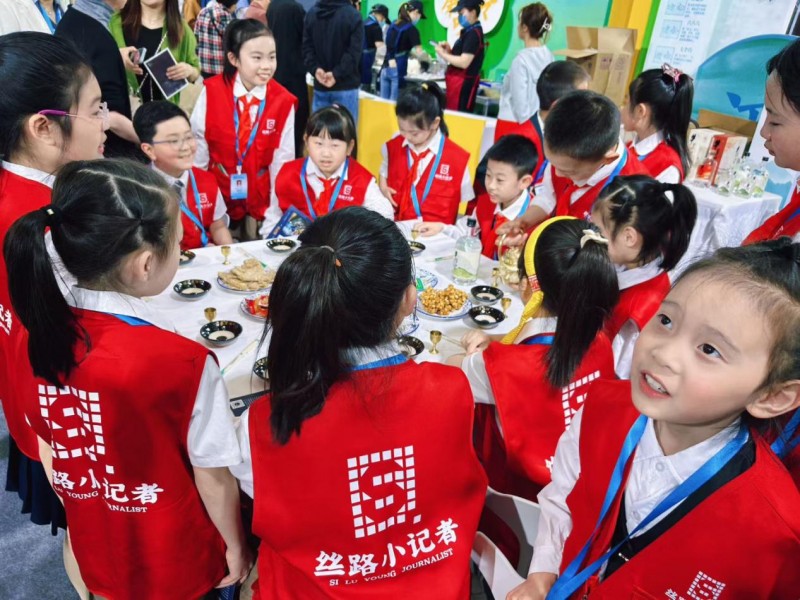 丝路小记者闪耀2026西安丝路旅博会 沉浸式研学传承丝路文明第6张