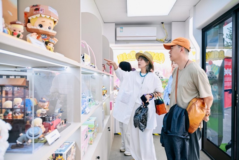 中国新文创市集看点十足 52TOYS打造超700㎡沉浸式体验区第4张