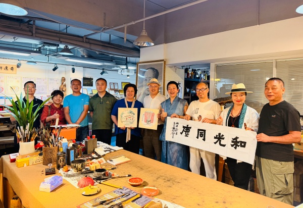 全国公益之星李建辉一行赴深圳奇逸轩开展公益文化交流活动