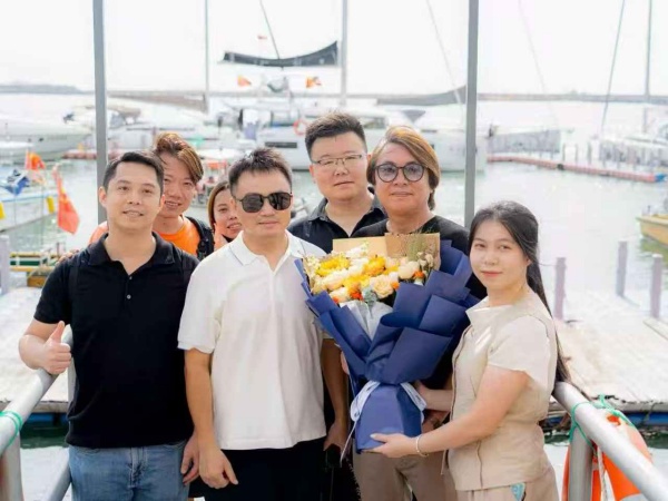牵头澳门游艇首航珠海万山 恩平乡贤冯东怡载誉报喜家乡第1张